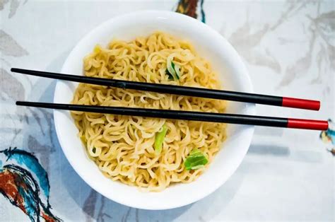 Can you eat reheated instant noodles?