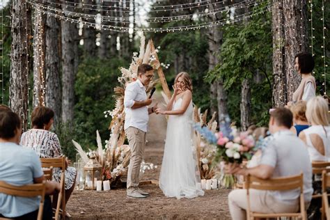 Can you get married in Dracula's castle?