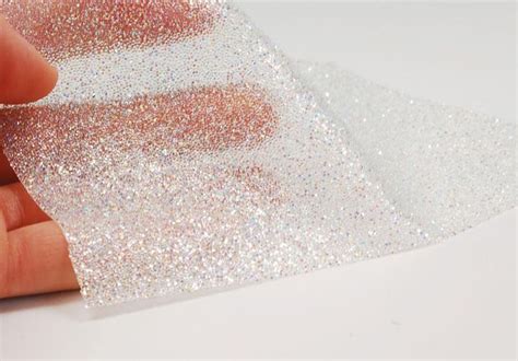 Can you glue crystals on fabric?