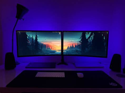 Can you have 2 monitors with different outputs?
