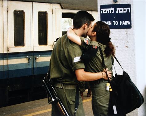 Can you kiss in public in Israel?