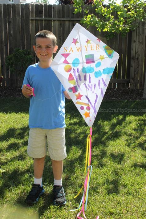 Can you make a kite out of cardboard?