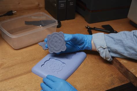 Can you make a silicone object in a silicone mold?