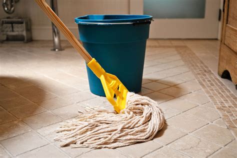 Can you mop a dirty floor?