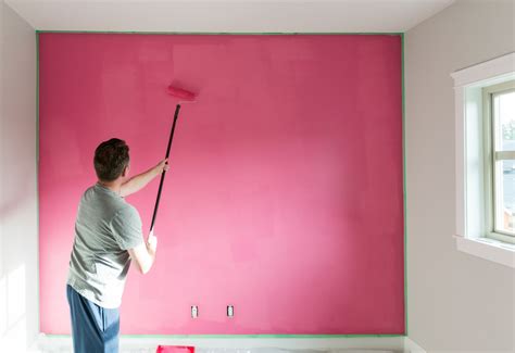 Can you paint a wall after it rains?