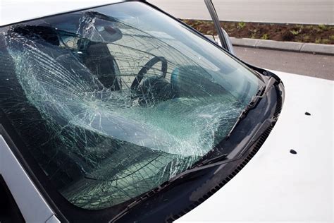 Can you pass Texas inspection with cracked windshield?