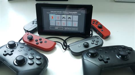 Can you play 4 players with 2 controllers on Switch?