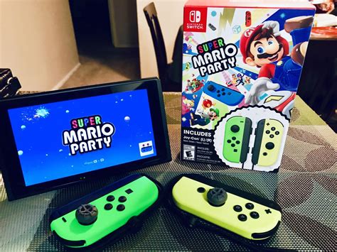 Can you play Mario Party with 2 Joy-Cons?