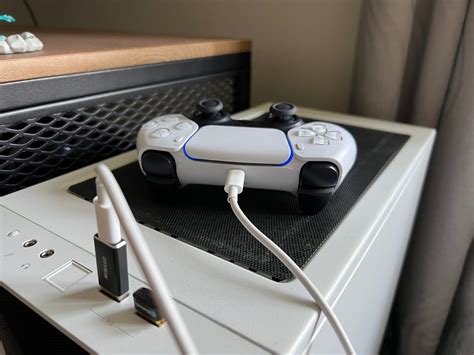 Can you plug a PS5 controller into a laptop?