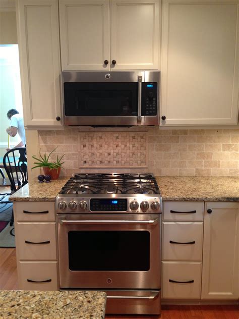 Can you put a microwave on quartz countertop?