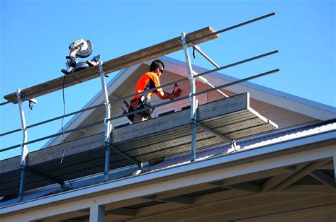 Can you put scaffolding on a flat roof?