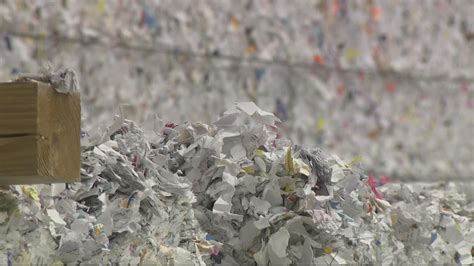 Can you put shredded paper in recycling?