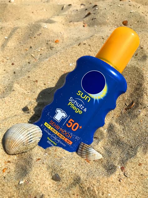 Can you put sunscreen in a small bottle?