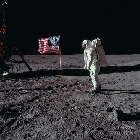 Can you see American flag on moon?