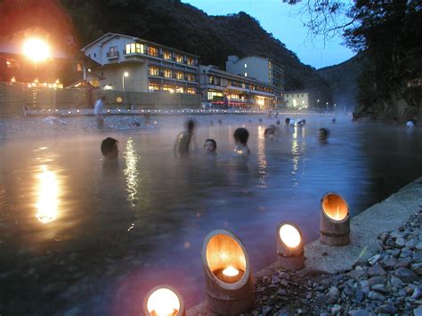 Can you sleep in onsen?