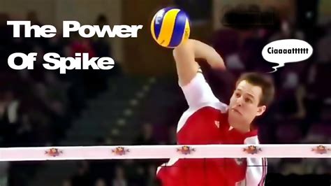 Can you spike with a fist?