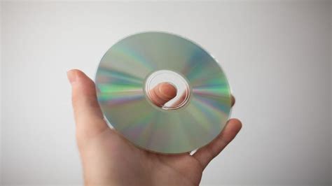 Can you still use a cracked CD?