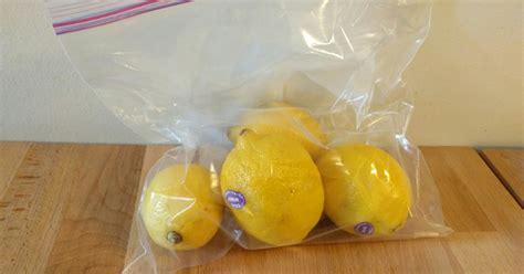 Can you store lemons in a plastic bag?