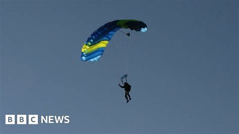 Can you survive a failed parachute?