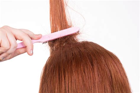 Can you tease your hair without a teasing brush?