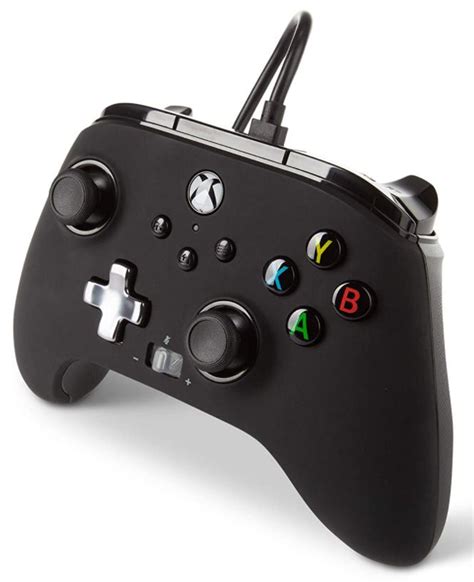 Can you use 2 wired Xbox One controllers?