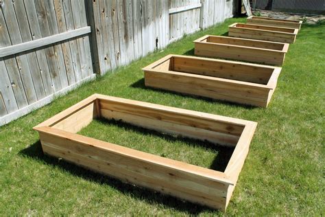 Can you use 2x4 for raised garden beds?