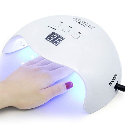 Can you use UV resin lamp on nails?
