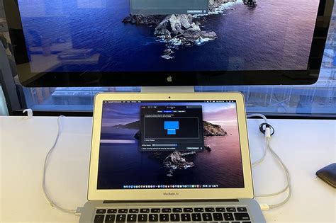 Can you use a MacBook as a second screen?