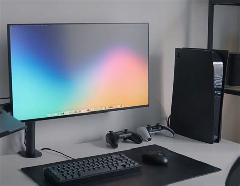 Can you use a computer monitor with a console?