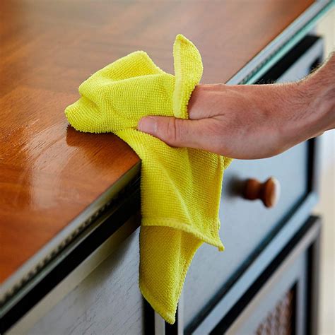 Can you use a towel to clean glass?