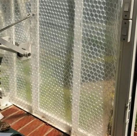 Can you use bubble wrap for a greenhouse?