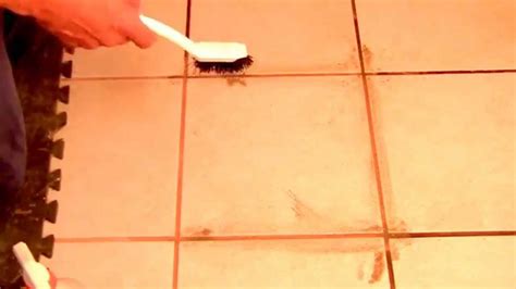 Can you use vinegar on tile and grout?