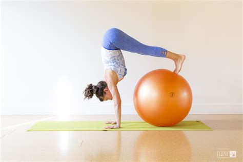 Can you use yoga ball as a bench?