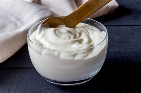 Can you use yogurt as a moisturizer?