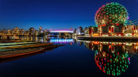 Can you walk at night in Vancouver?