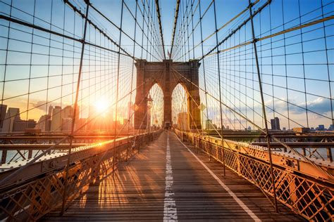 Can you walk over Brooklyn Bridge to Dumbo?