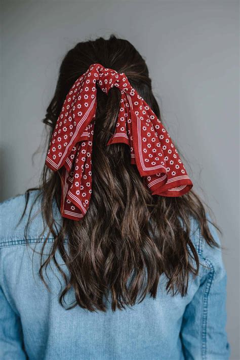 Can you wear a bandana with a ponytail?