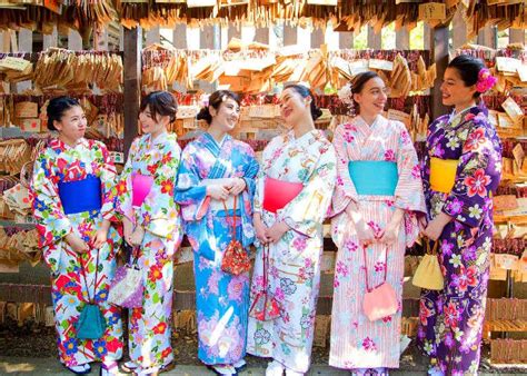 Can you wear a kimono in public?