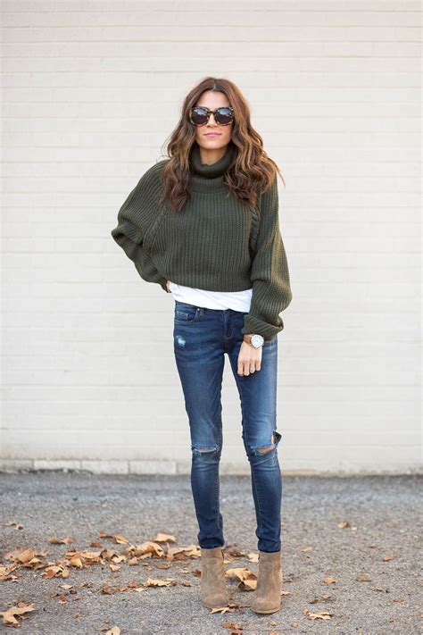 Can you wear a sweater with jeans?