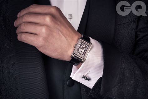 Can you wear a watch casually?