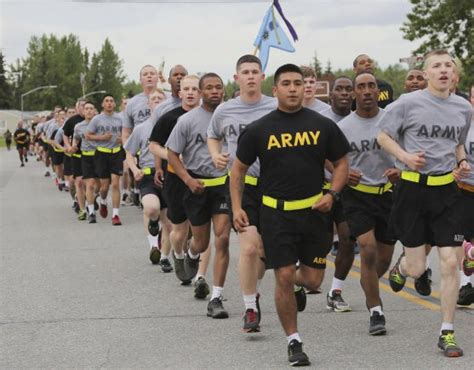 Can you wear black socks with Army PT uniform?