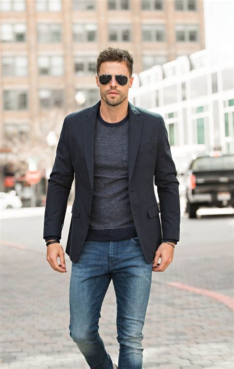 Can you wear blazer for smart casual?