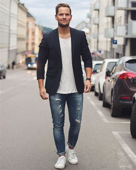 Can you wear casual shirt with blazer?