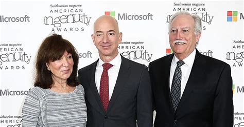 Did Jeff Bezos get money from parents?