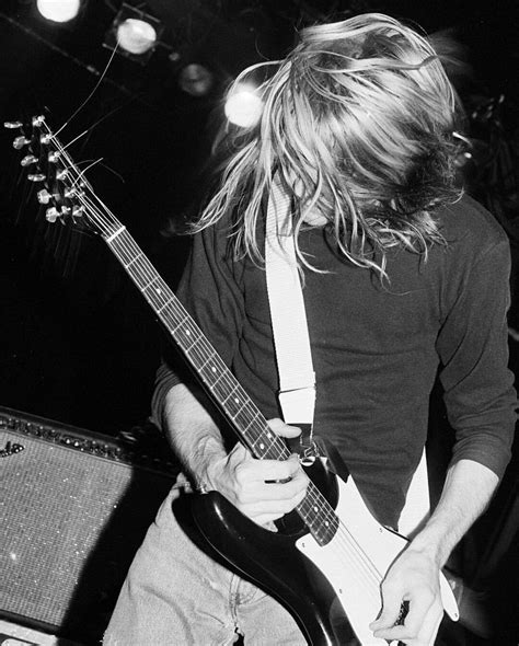 Did Kurt Cobain play Electric?