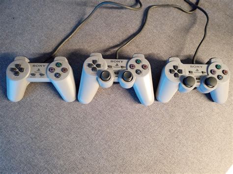 Did PS1 controller have analog?