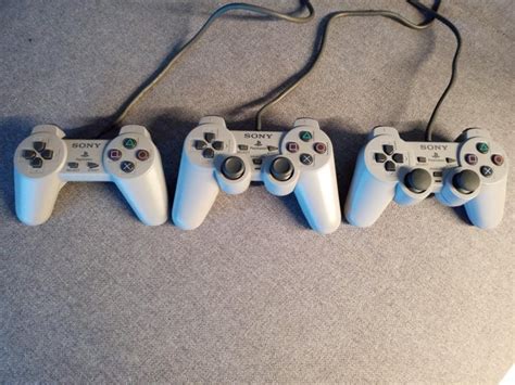 Did PS1 have analog sticks?
