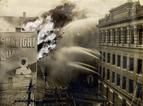 Did Toronto burn in the early 1900s?