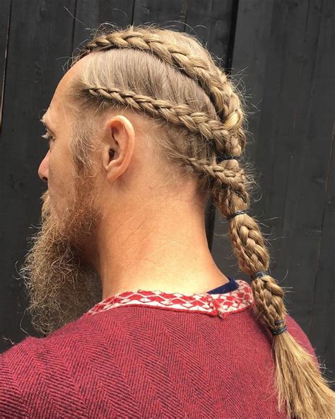 Did Vikings wear braids?