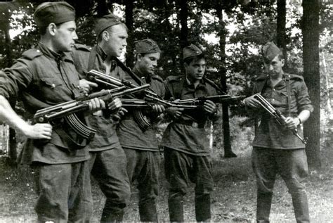 Did the AK-47 see combat in ww2?
